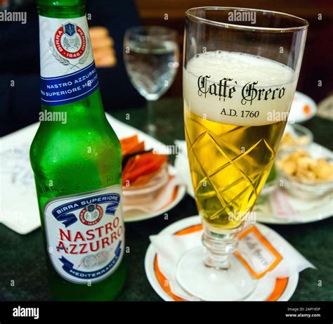 Nastro Azzurro Beer, Peroni in Caffe Greco, Florence, Italia Stock ...