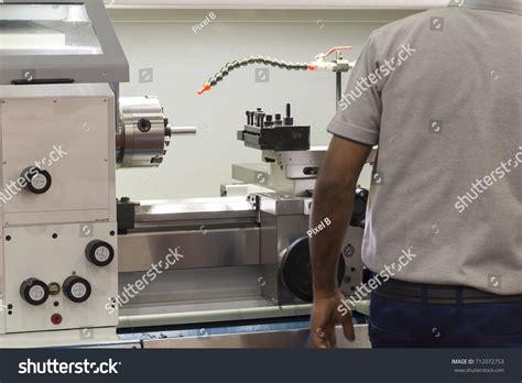 Lathe Machine Operator 的图像结果