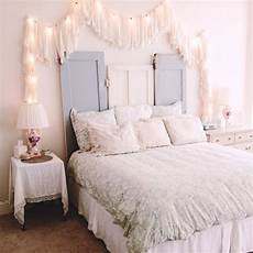 String Lights For Bedroom by How To Use String Lights For Your Bedroom 32 Ideas Digsdigs String Lights For Bedroom