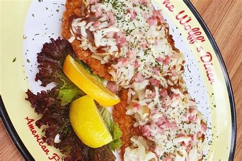 Monatsspecial Sep: Schweizer Schnitzel - The Wolff's Diner