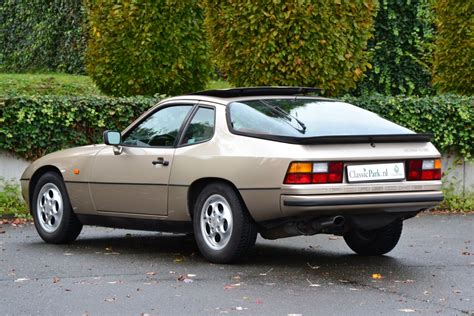Porsche 924 S Automatic - Classic Park Cars