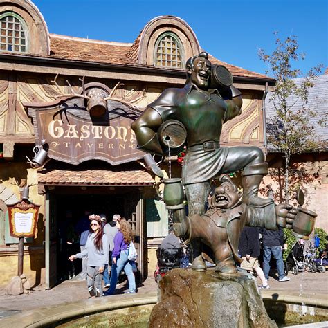 Best Magic Kingdom Restaurants | Top Dining at Disney World