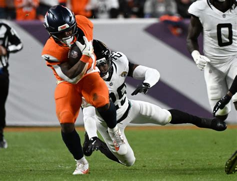 Broncos LB Alex Singleton makes emotional return weeks after cancer ...