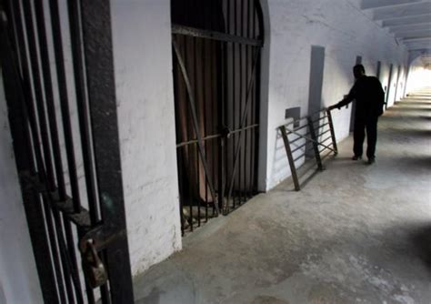 Suspected food poisoning in Byculla jail forces 58 women to be ...
