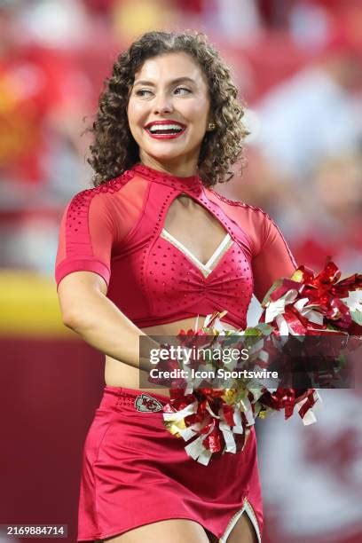 2,844 Kansas City Chiefs Cheerleaders Stock Photos, High-Res Pictures ...
