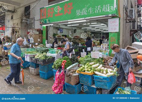Local Store Stock Image 的图像结果