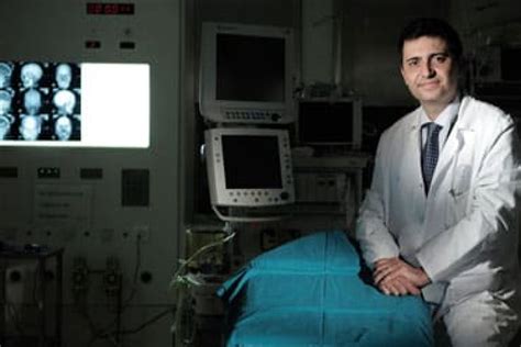 Mi filosofía: ofrecer a los pacientes el trato más humano - Doctor Barret