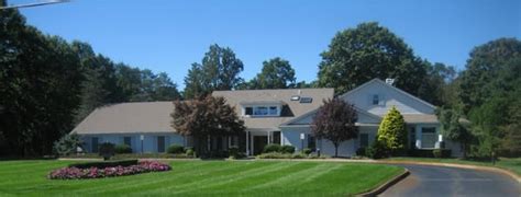 HOLMDEL FUNERAL HOME - Updated January 2026 - 28 Photos - 26 S Holmdel ...