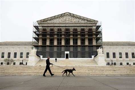 Supreme Court, for Now, Blocks Deportations of Venezuelan Migrants ...