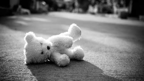 Mom sues school for hiding daughter's gender change after she later ran ...