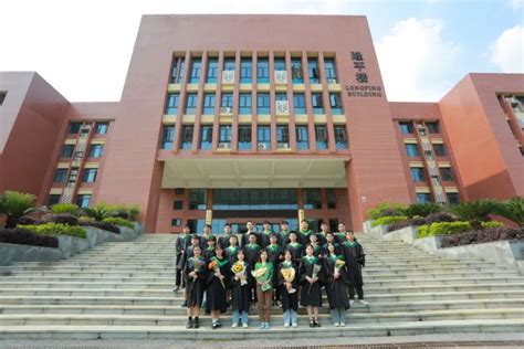 中国农业大学新闻网 综合新闻 留住瞬间、定格美好，动科学院为毕业生拍摄定制写真