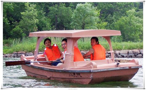 夏季古北水镇最凉爽玩法就是皮划艇，夜爬长城