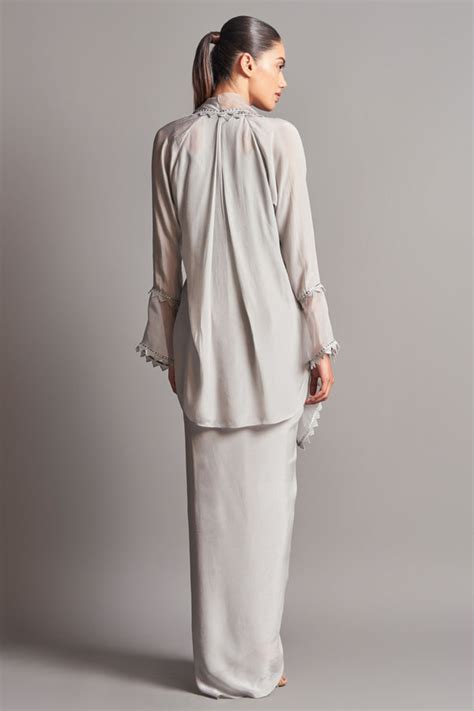 Shawl collar cape with draped skirt - Elahe