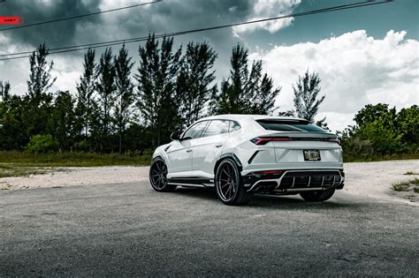 Lamborghini Urus White ANRKY AN32