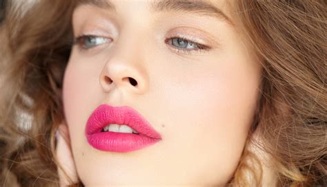 7 Infallible Anti Aging Makeup Tips To Try - lifeberrys.com