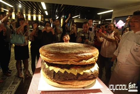 Mr. Burger thick sliced beef @ Laguardia 拉亚汉堡 台南站前店 – Hiro Go Somewhere