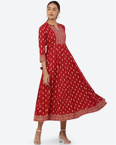 10 Best Ganesh Chaturthi Outfits For Women – See Designs