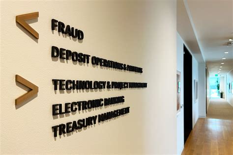 Interior Signage Design 的图像结果