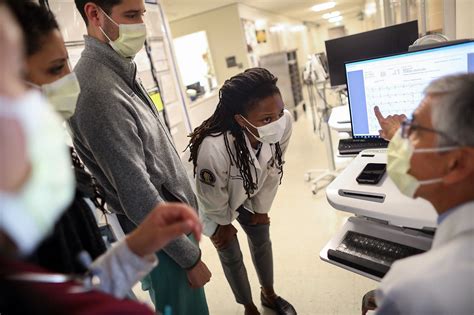 Republicans cap student loan debt. Why that’s bad news for California ...