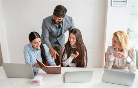 Collaborative Working Together 的图像结果