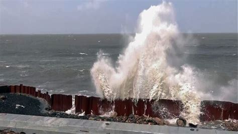 Cyclone Hamoon LIVE: IMD says Cyclone crossed Bangladesh coast | Today News