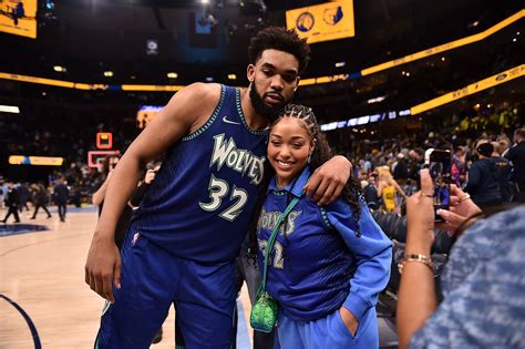 Jordyn Woods' tribute to Karl-Anthony Towns with season over