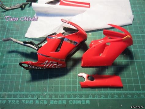 [作品分享] Ducati DESMOSEDICI GP8 Minichamps改造版 - Mobile01