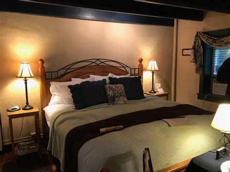 BY THE SIDE OF THE ROAD INN & COTTAGES (Harrisonburg) - Lodge Reviews ...