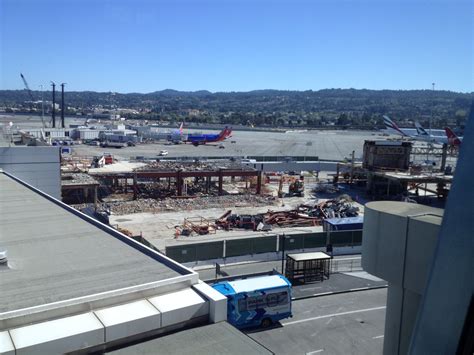 Review of United's Temporary SFO Club - The Military Frequent Flyer