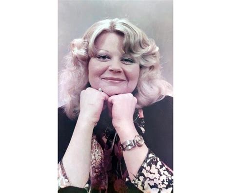 Linda Swenton Obituary (2024) - Southington, CT - Della Vecchia Funeral ...