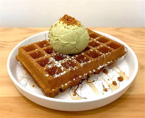 5 best places to eat food along the Eastern Corridor