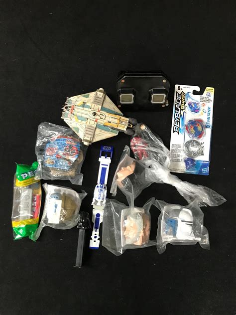 STAR WARS COLLECTIBLES LOT