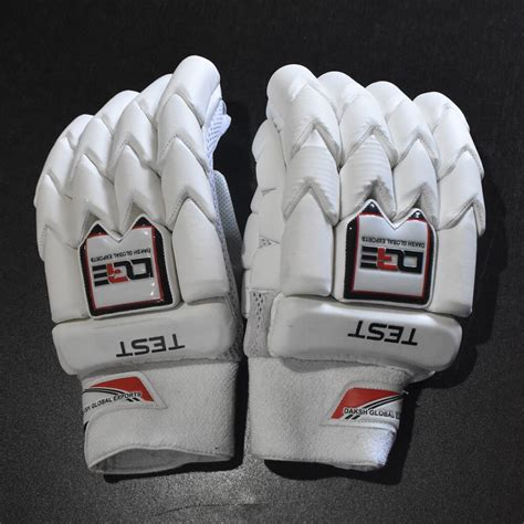 Proven Guidelines for Selecting the Best Cricket Gloves - DGE Cricket