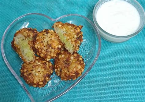 Sabudana Wada Stuffed With Coconut Chutney Recipe by Bina Samir ...