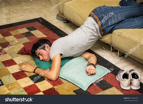Man Sleeping in Sign Meme 的图像结果