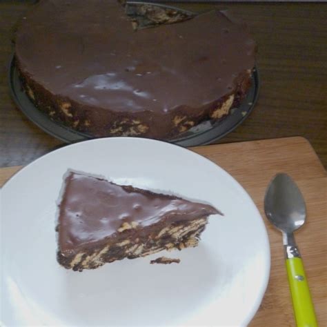 No Bake Chocolate Biscuit Cake recipe by Menaga Sathia at BetterButter