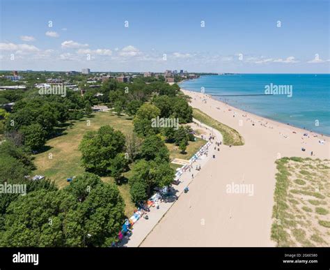 Aerial view of Loyola Beach in Rogers Park Stock Photo - Alamy