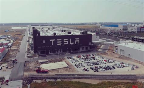 特斯拉上海超级工厂现状及最终效果图-新浪汽车