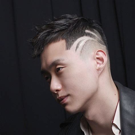 2019很流行的男士发型，今年这样剪就对了|男士|发型_新浪新闻
