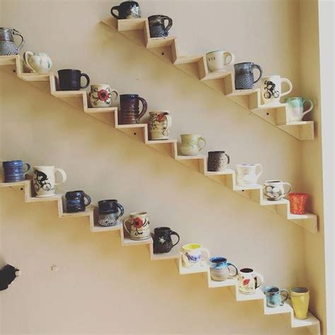 ways to hold a mug