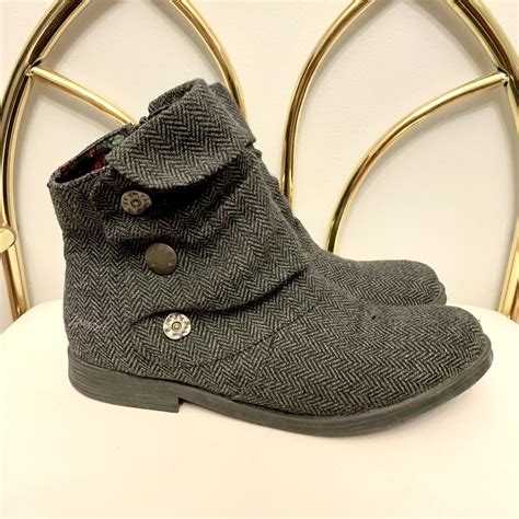 Blowfish Malibu Women's Grey Boots | Depop