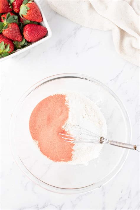 Double Strawberry Layer Cake - An Alli Event