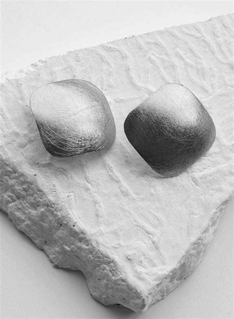 Square Duomo Studs – NETE.IN