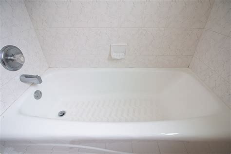 How to Recaulk a Bathtub, Step-by-Step | The DIY Playbook