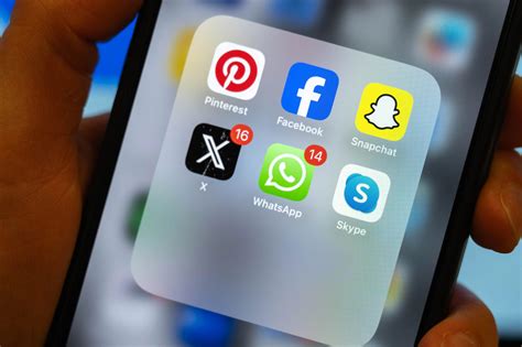 Humans Vs Robots: Don’t Give Advanced Machines Rights, AI Experts Warn - Newsweek