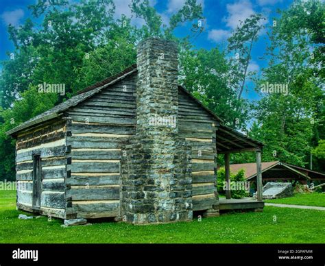 Replica of cabin where he was born at Davy Crockett Birthplace State ...