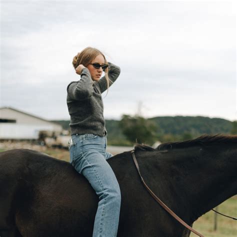 Riding your Horse Bareback: The Ultimate Guide