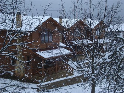 FEGGAROGNEMATA SUITES (Ano Trikala) - Apartment Reviews, Photos, Rate ...