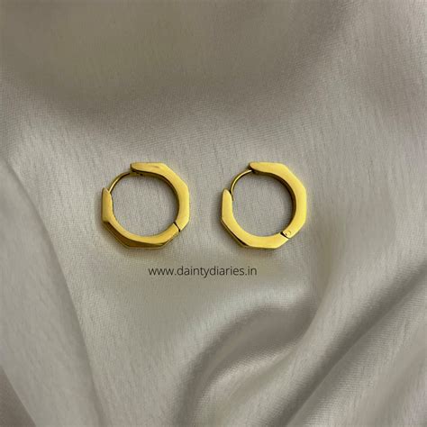 Mila Minimal Hoops – Dainty Diaries