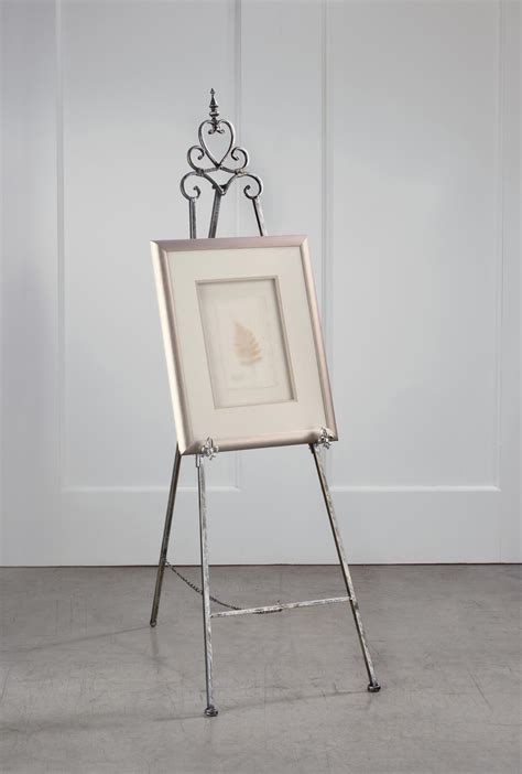 Item 16498: Regal Floor Easel - Tripar International, Inc.